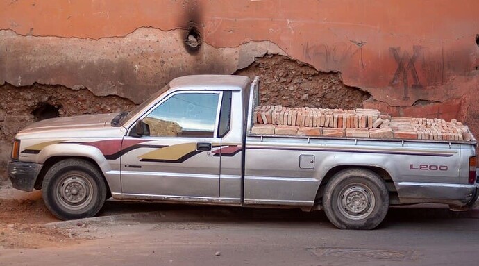KEEP THE REAR WINDOW SIGHTLINE CLEAR